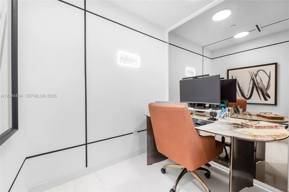 300 Biscayne Blvd Way #5104 Miami, FL 33131