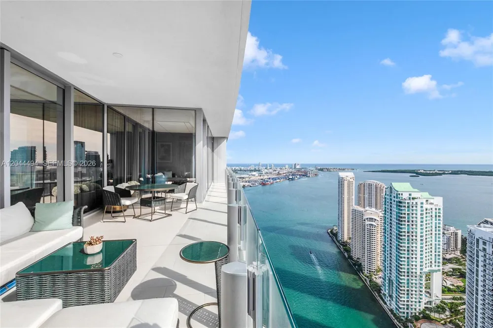 300 Biscayne Blvd Way #5104 Miami, FL 33131