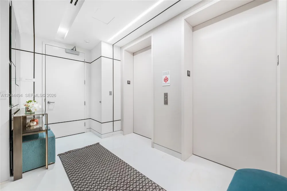 300 Biscayne Blvd Way #5104 Miami, FL 33131