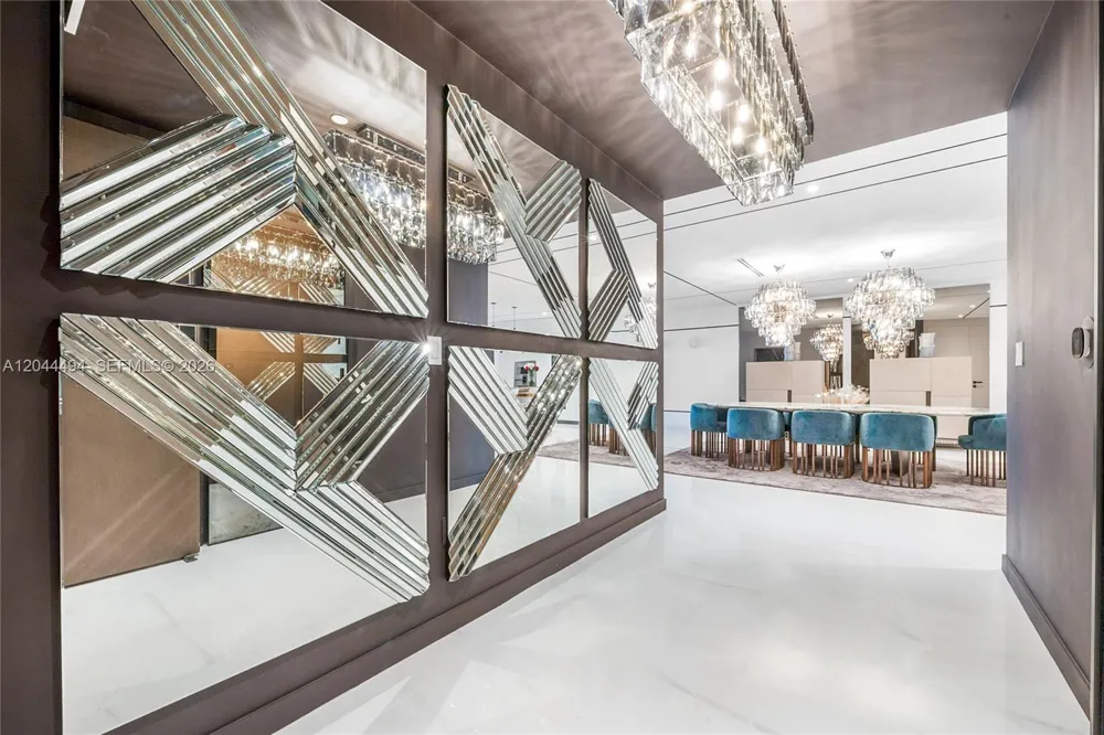 300 Biscayne Blvd Way #5104 Miami, FL 33131