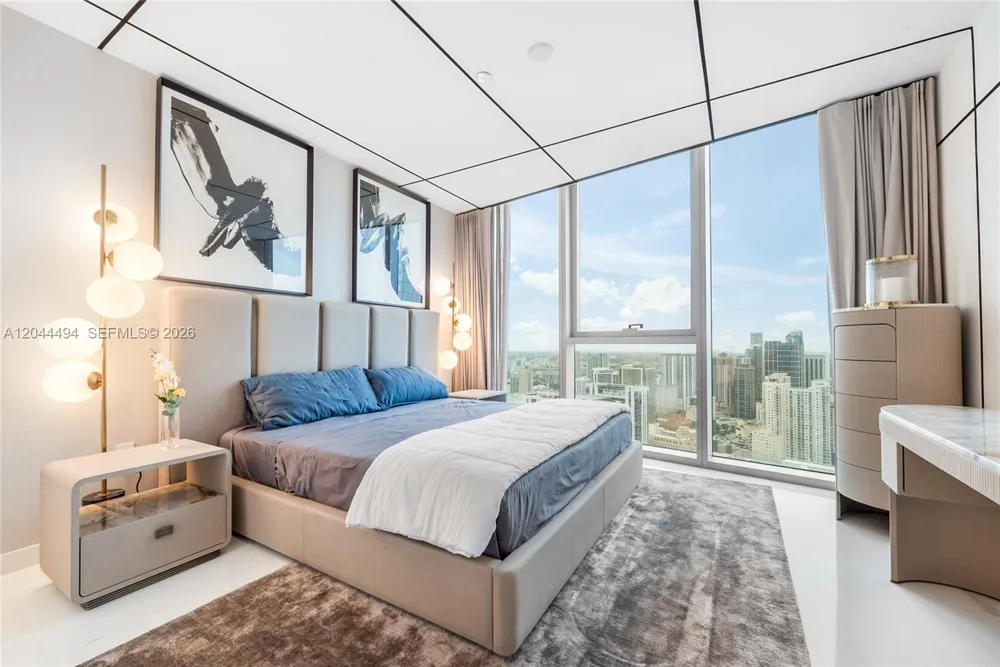 300 Biscayne Blvd Way #5104 Miami, FL 33131