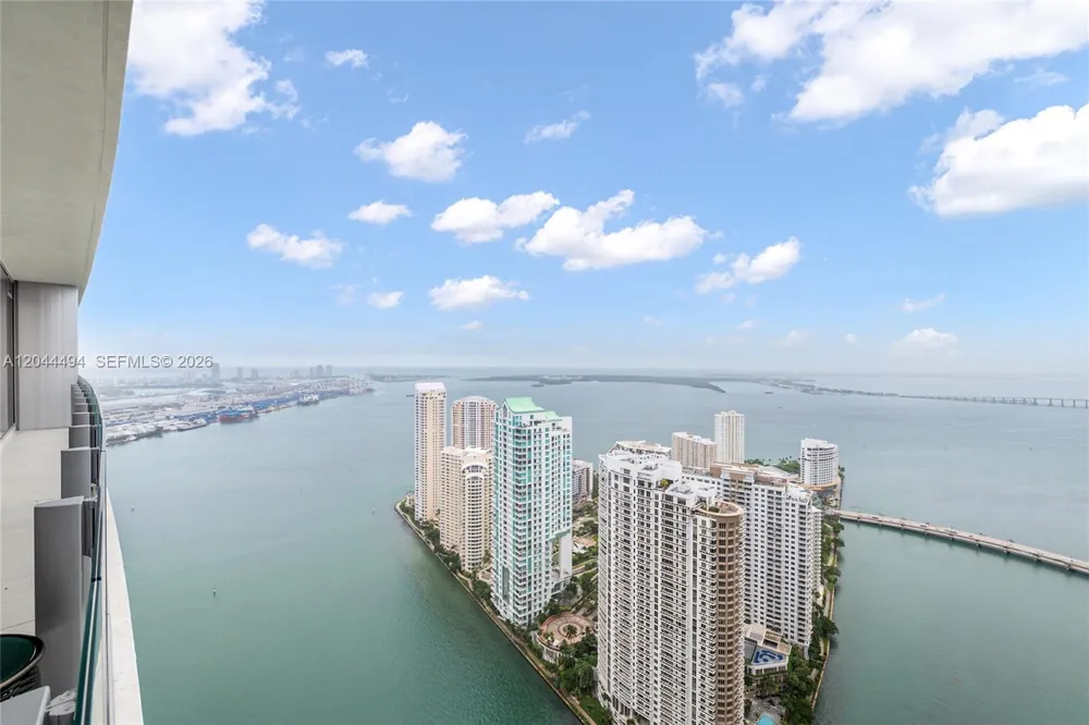 300 Biscayne Blvd Way #5104 Miami, FL 33131
