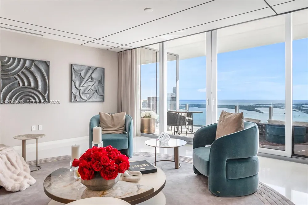 300 Biscayne Blvd Way #5104 Miami, FL 33131