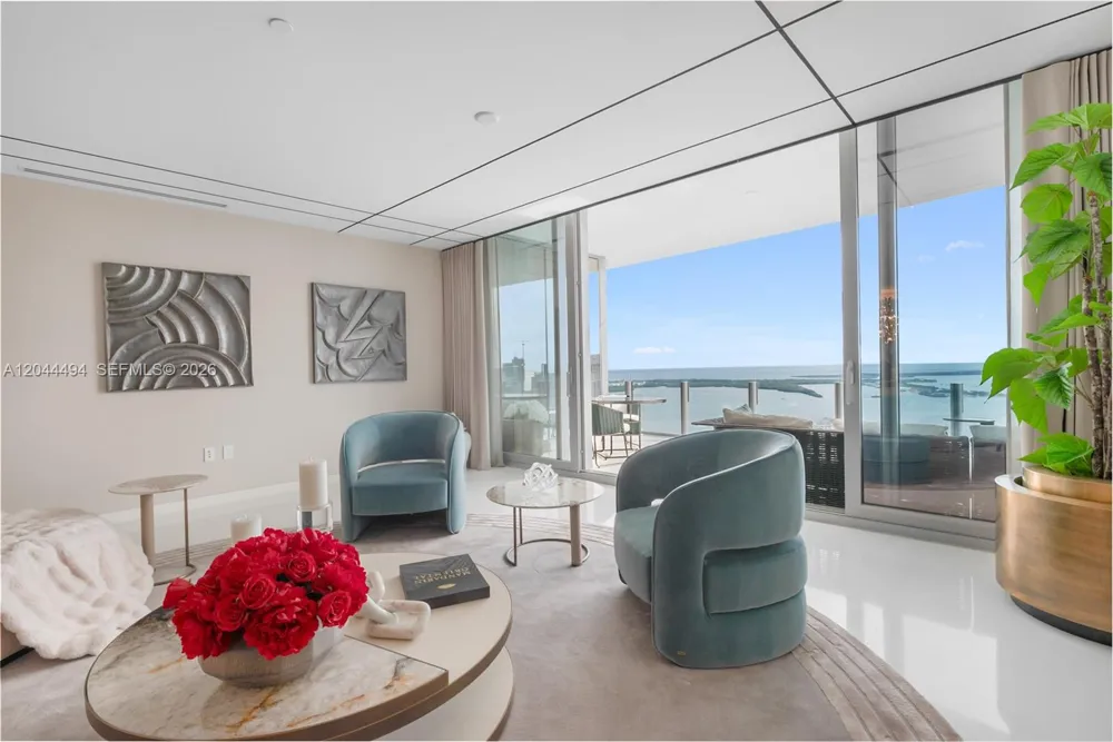 300 Biscayne Blvd Way #5104 Miami, FL 33131