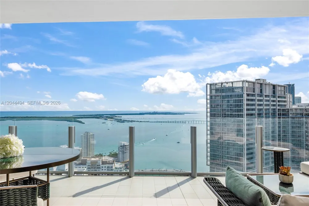 300 Biscayne Blvd Way #5104 Miami, FL 33131