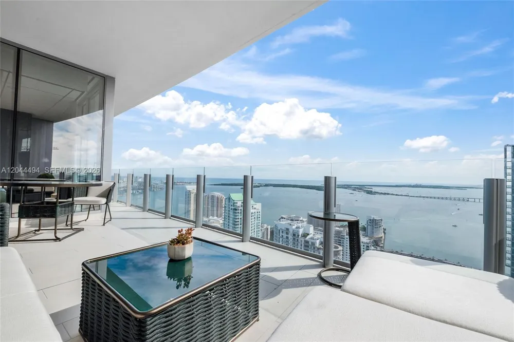 300 Biscayne Blvd Way #5104 Miami, FL 33131
