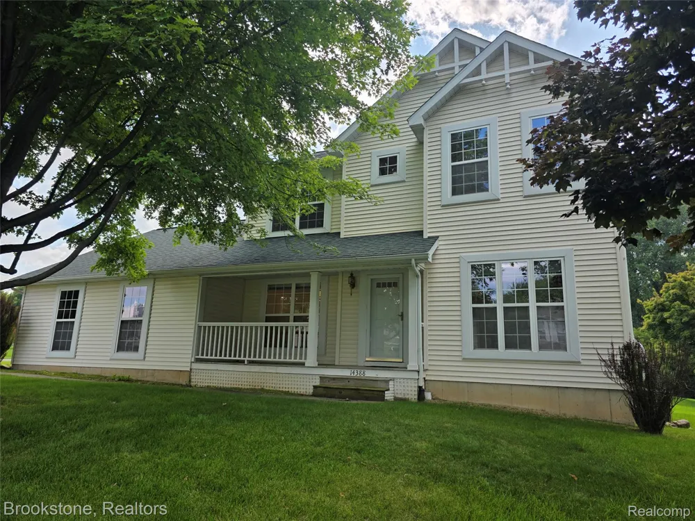 14388 Oak Leaf Trail Fenton Charter Township, MI 48451