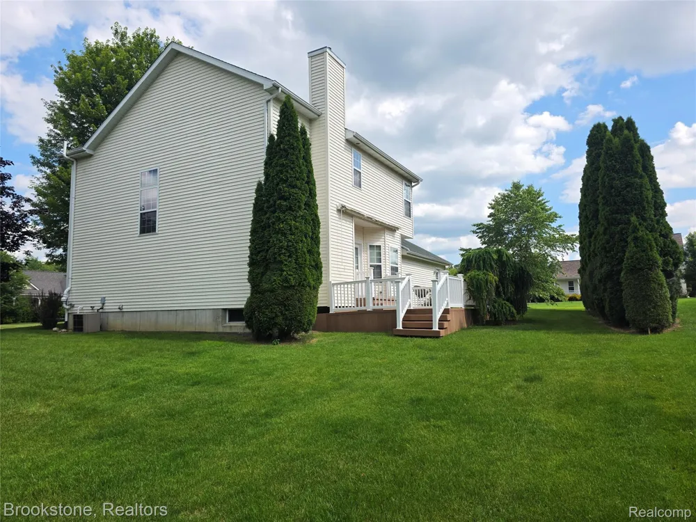 14388 Oak Leaf Trail Fenton Charter Township, MI 48451
