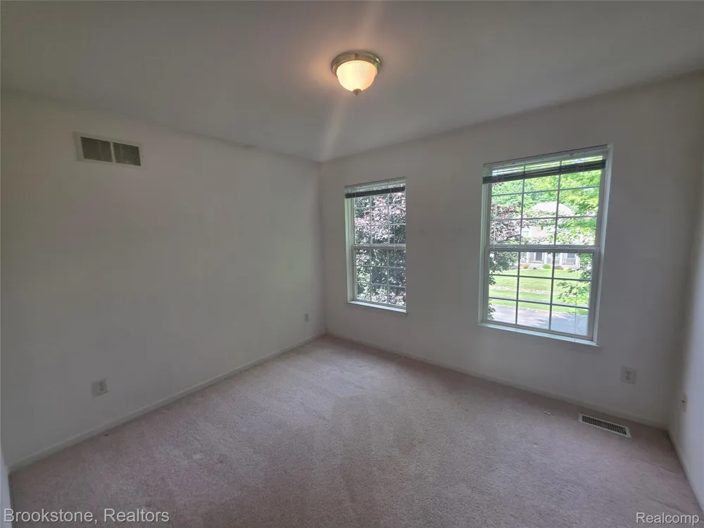 14388 Oak Leaf Trail Fenton Charter Township, MI 48451