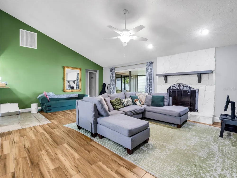 1702 SOUTHWIND DRIVE Brandon, FL 33510