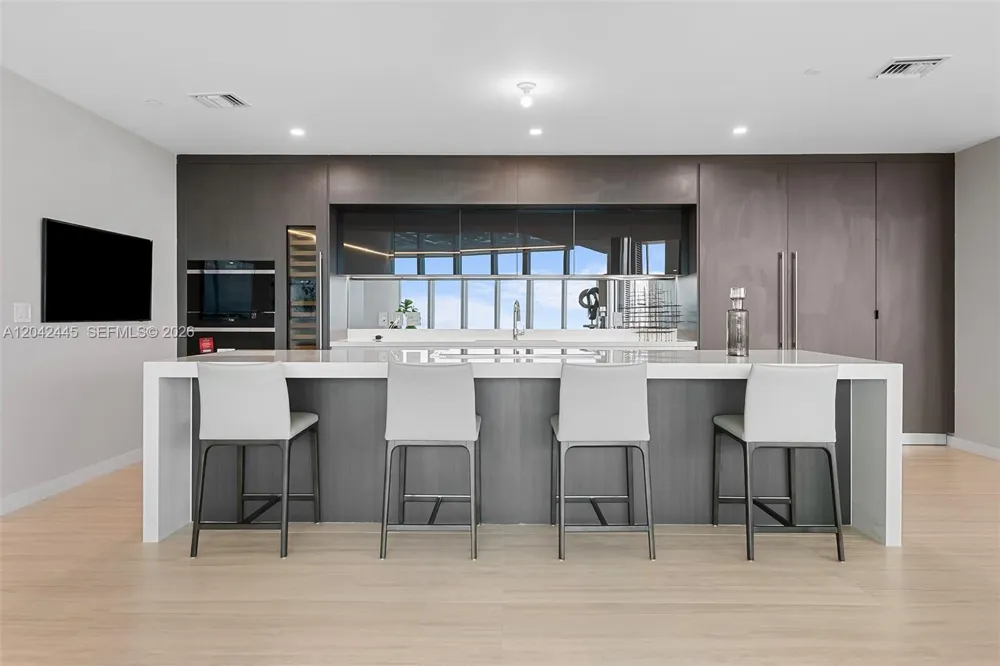 851 NE 1st Ave #4912 Miami, FL 33132