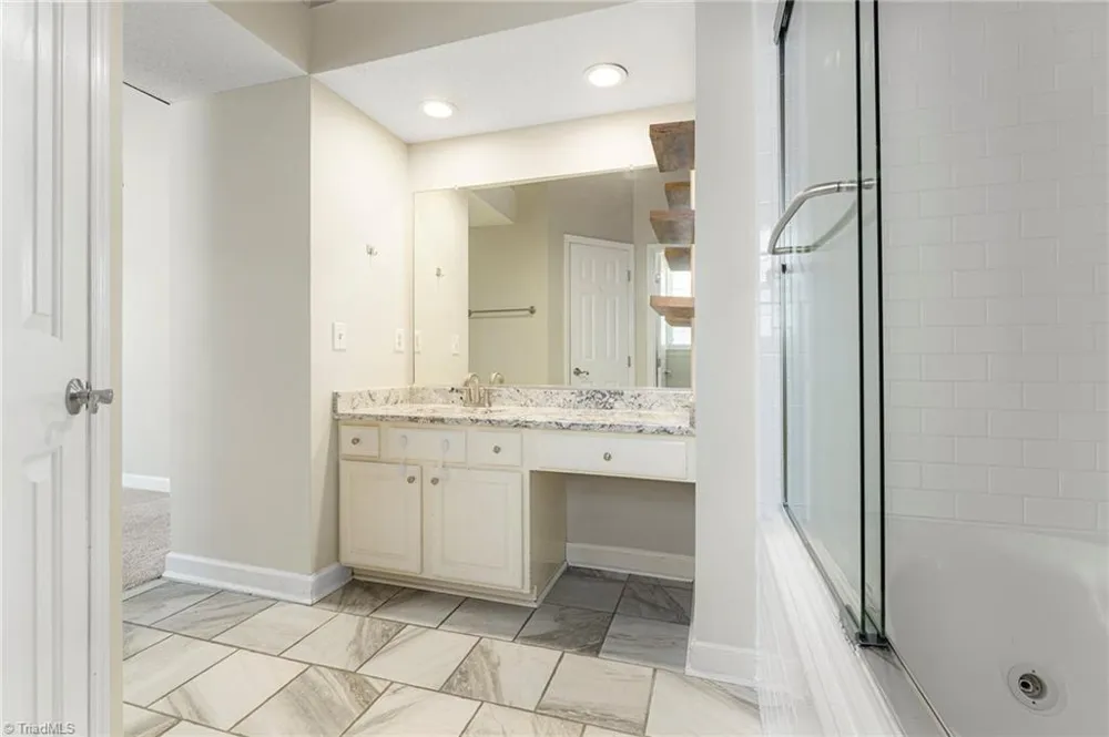 125 Village Club Lane Clemmons, NC 27012