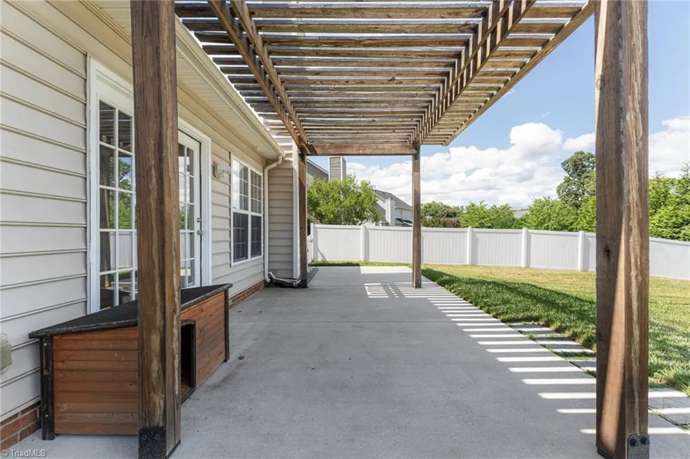 125 Village Club Lane Clemmons, NC 27012