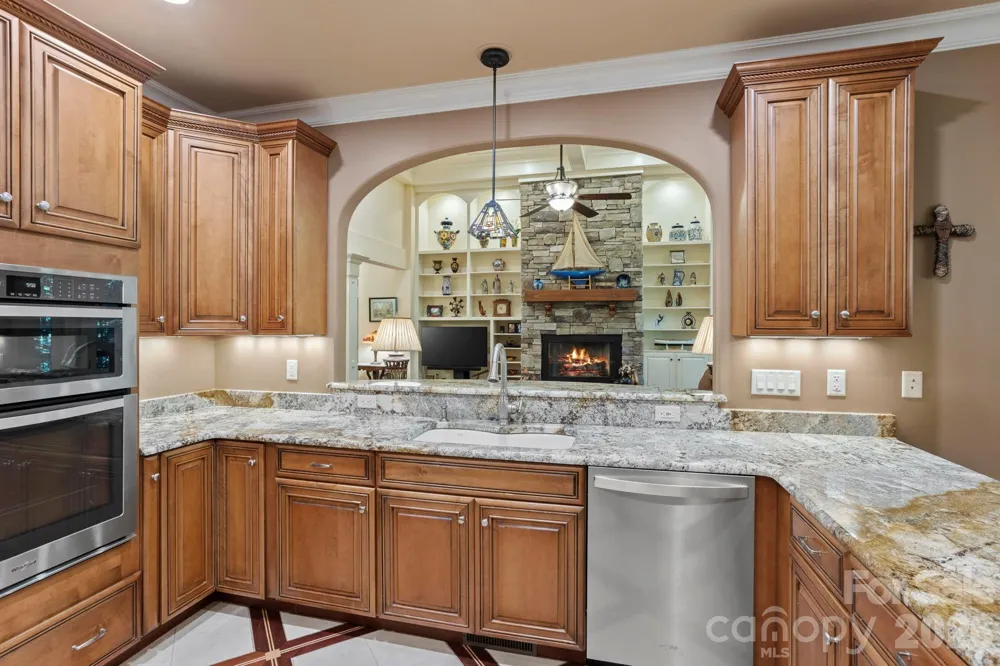 132 Pinnacle Peak Lane Flat Rock, NC 28731