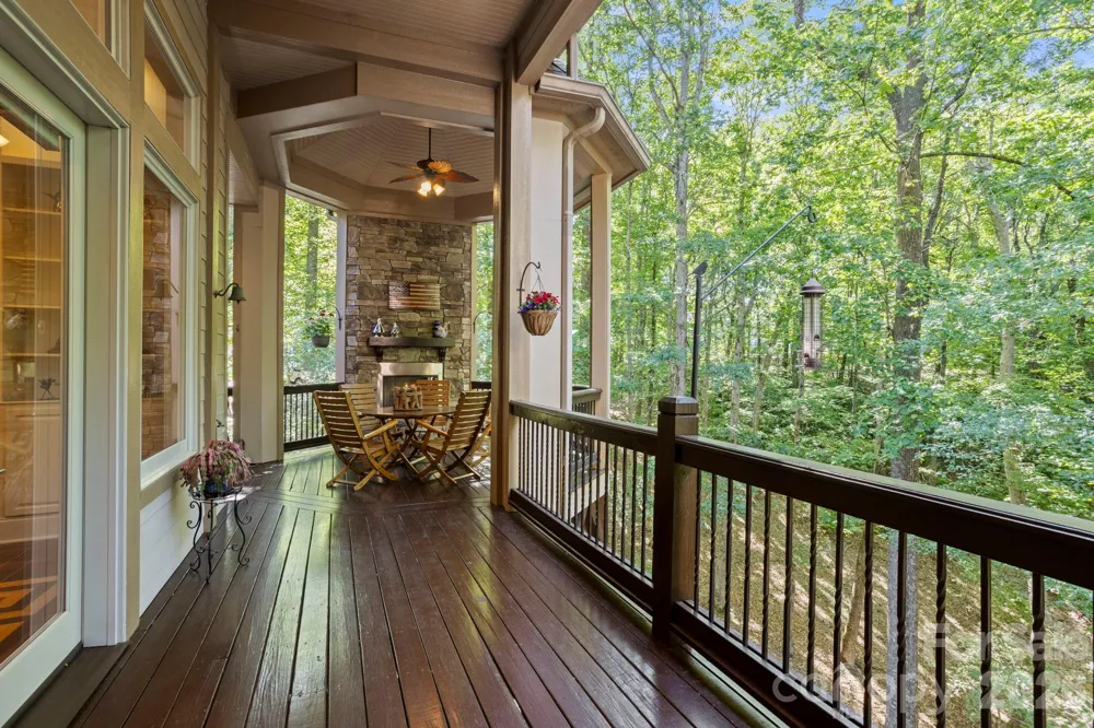 132 Pinnacle Peak Lane Flat Rock, NC 28731