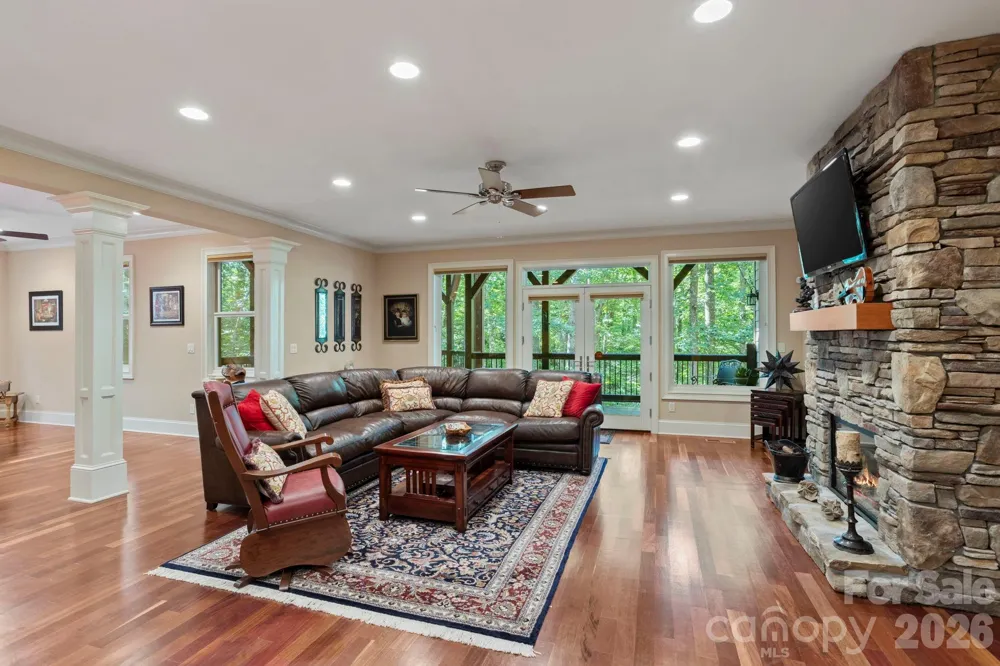 132 Pinnacle Peak Lane Flat Rock, NC 28731