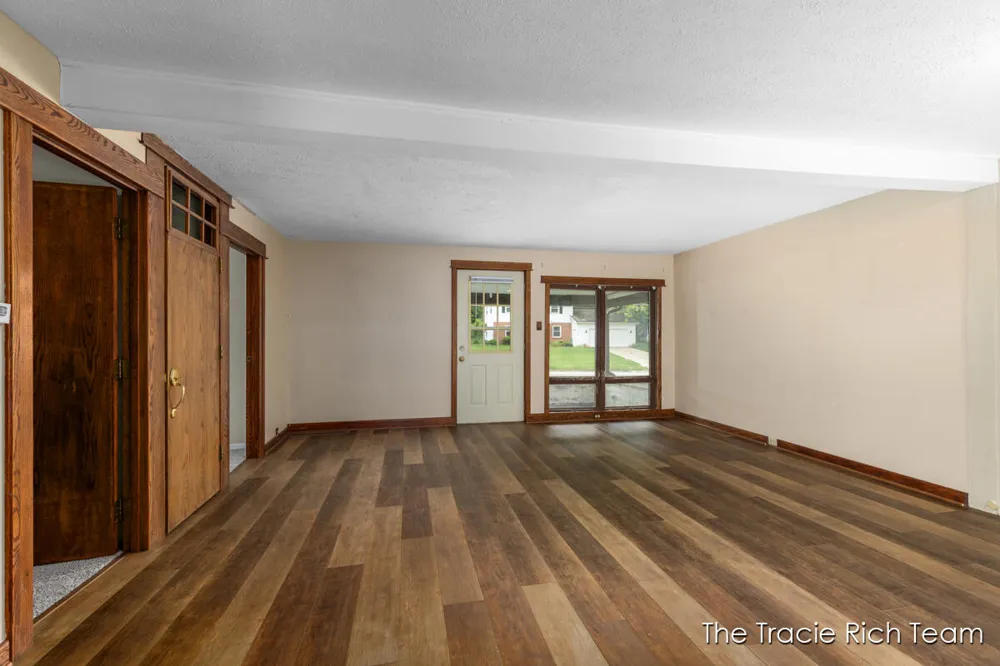 227 E Division Street NE Rockford, MI 49341