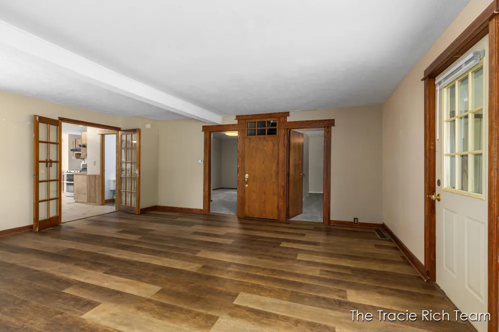227 E Division Street NE Rockford, MI 49341