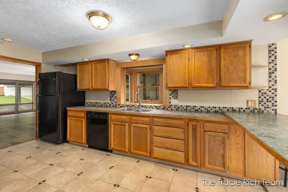 227 E Division Street NE Rockford, MI 49341