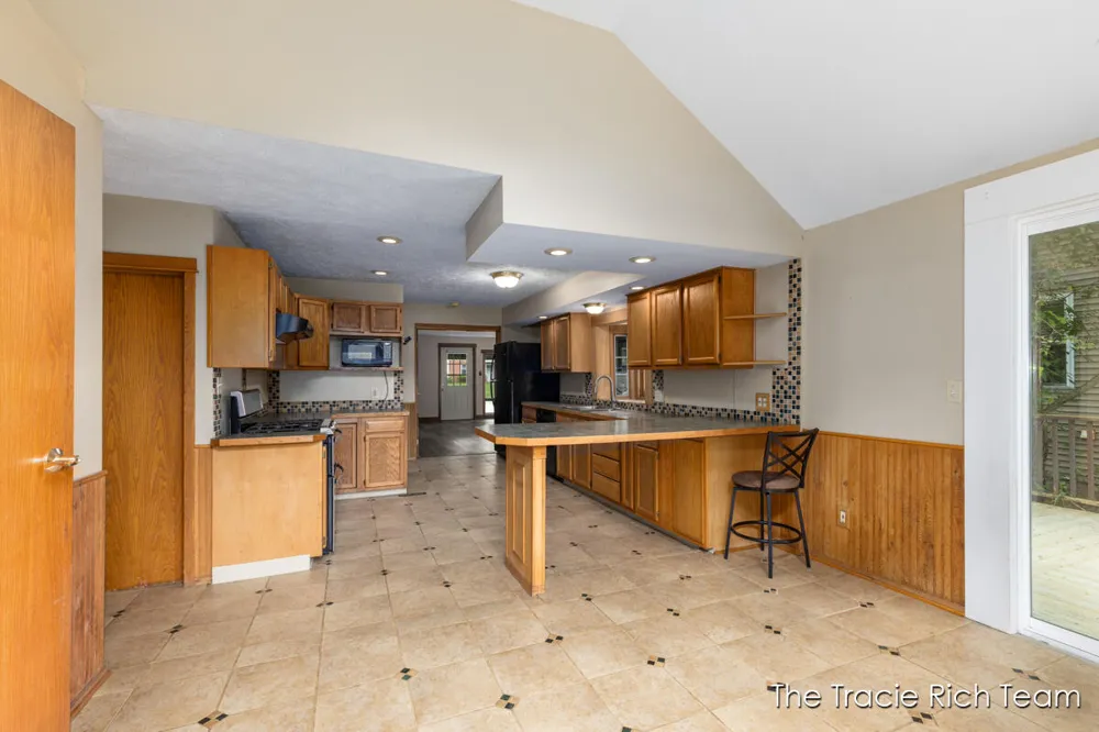 227 E Division Street NE Rockford, MI 49341