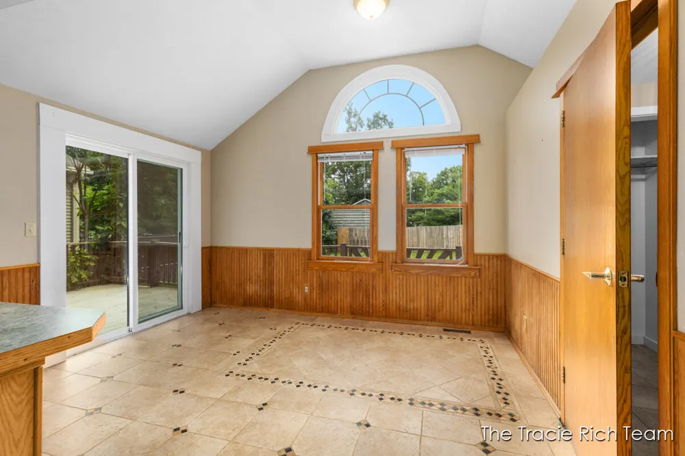 227 E Division Street NE Rockford, MI 49341