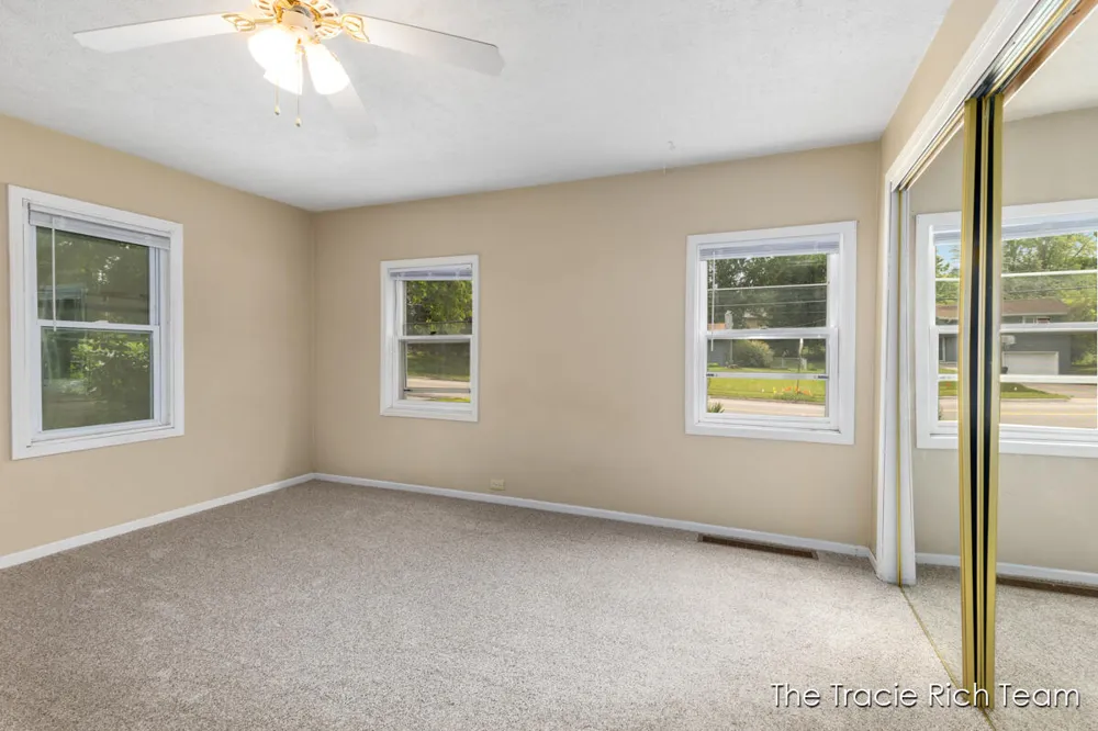 227 E Division Street NE Rockford, MI 49341