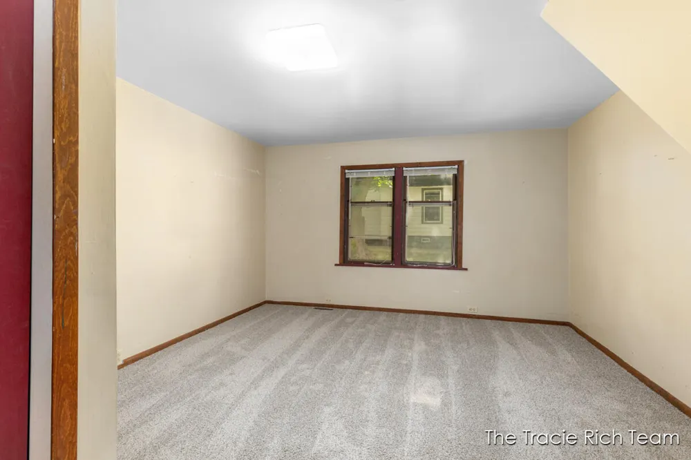 227 E Division Street NE Rockford, MI 49341