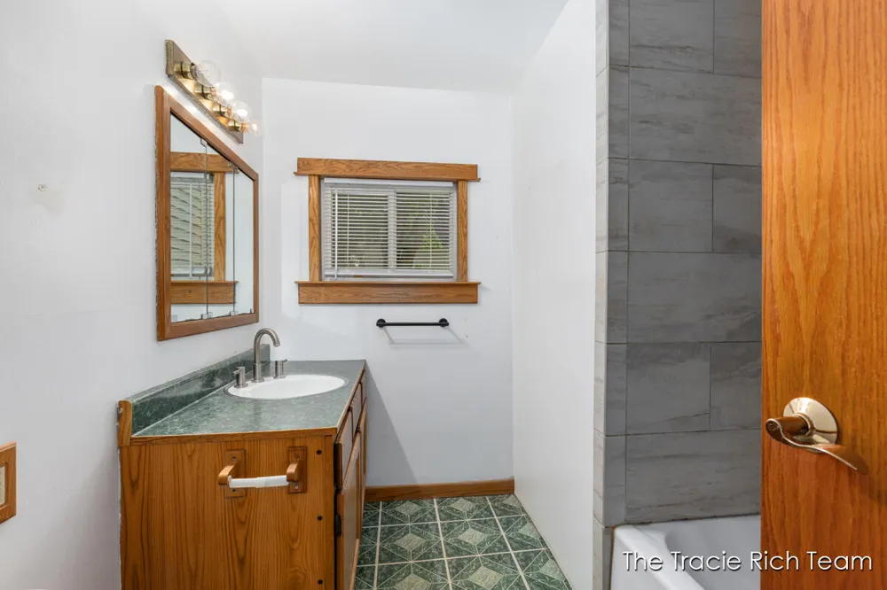 227 E Division Street NE Rockford, MI 49341