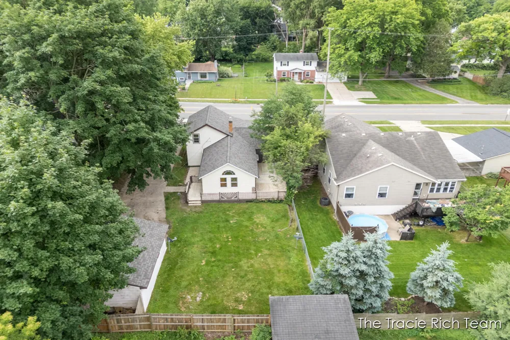 227 E Division Street NE Rockford, MI 49341