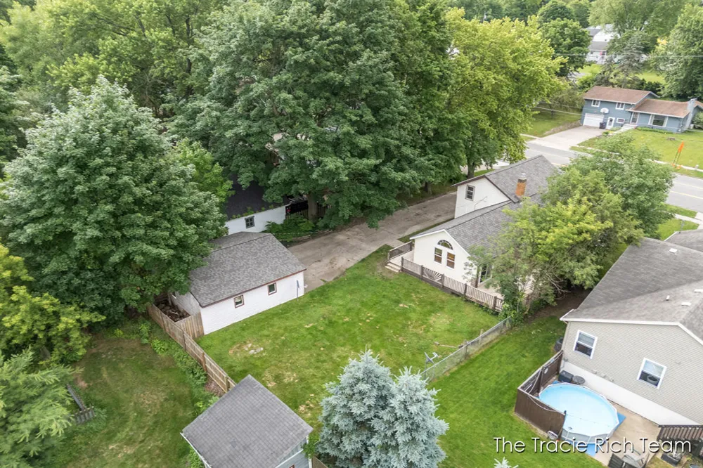 227 E Division Street NE Rockford, MI 49341