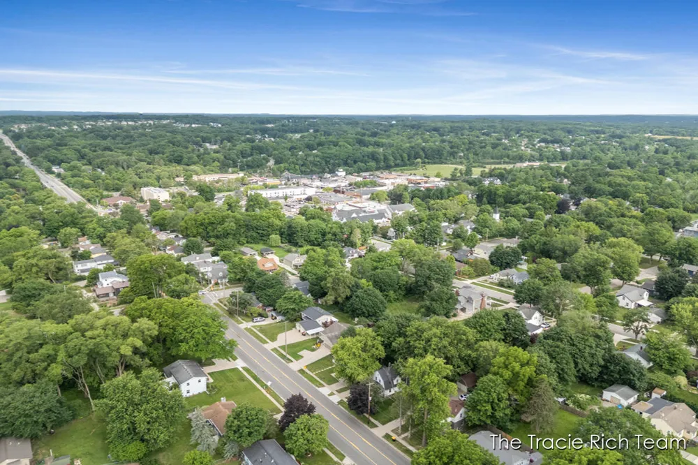 227 E Division Street NE Rockford, MI 49341