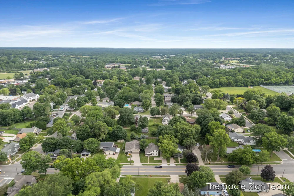 227 E Division Street NE Rockford, MI 49341