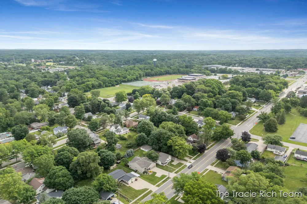 227 E Division Street NE Rockford, MI 49341