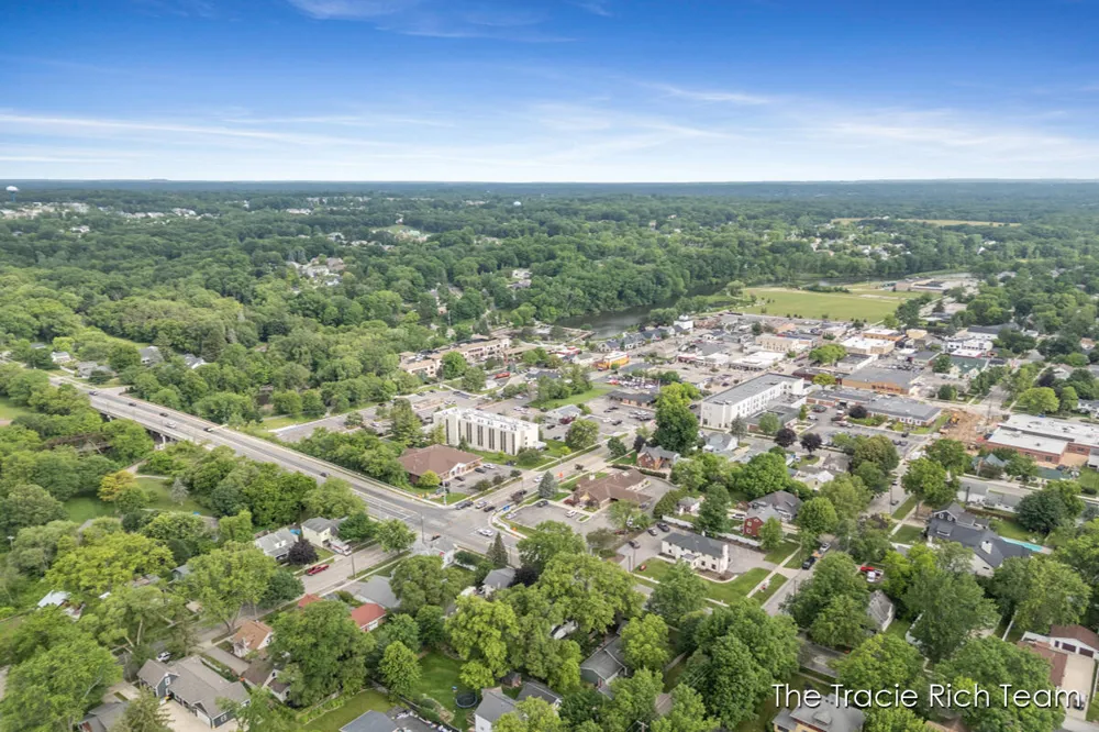 227 E Division Street NE Rockford, MI 49341