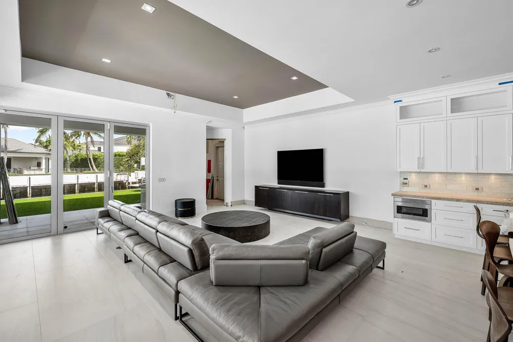 419 E Coconut Palm Road Boca Raton, FL 33432