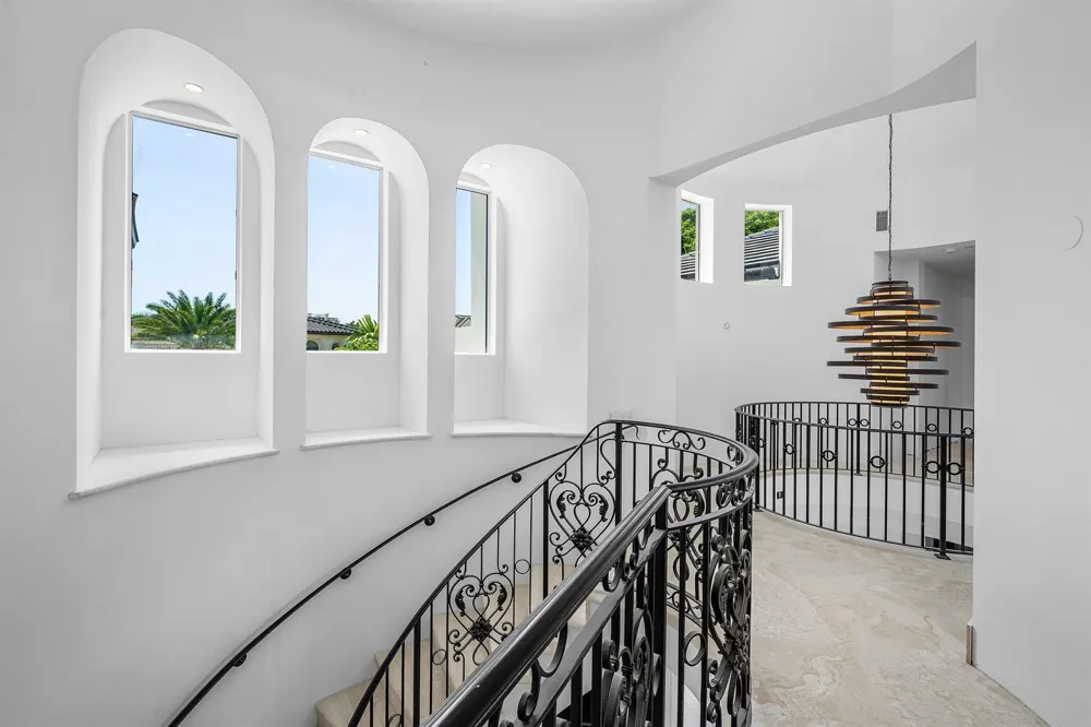 419 E Coconut Palm Road Boca Raton, FL 33432