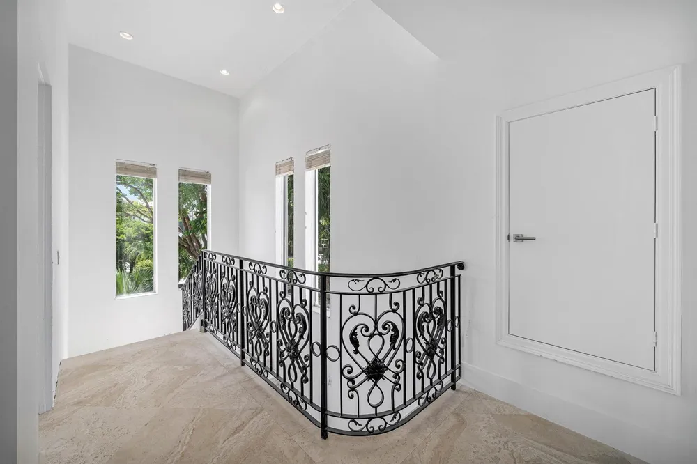 419 E Coconut Palm Road Boca Raton, FL 33432