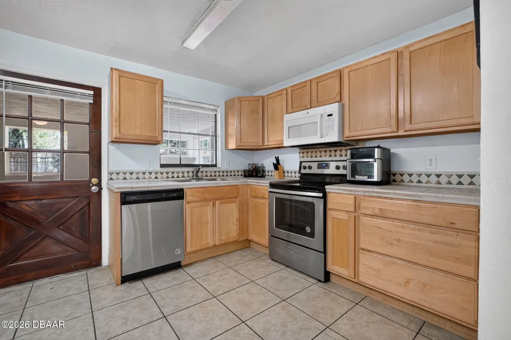912 Royal Oak Court Holly Hill, FL 32117