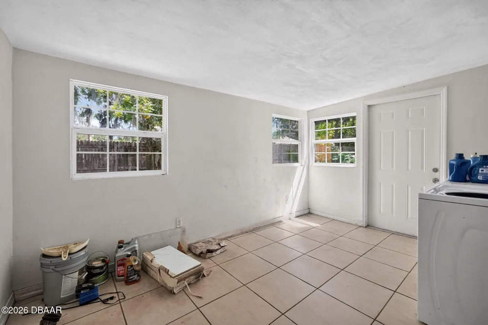 912 Royal Oak Court Holly Hill, FL 32117