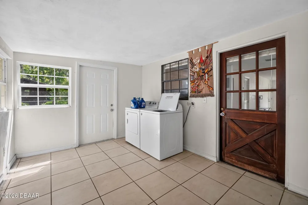 912 Royal Oak Court Holly Hill, FL 32117