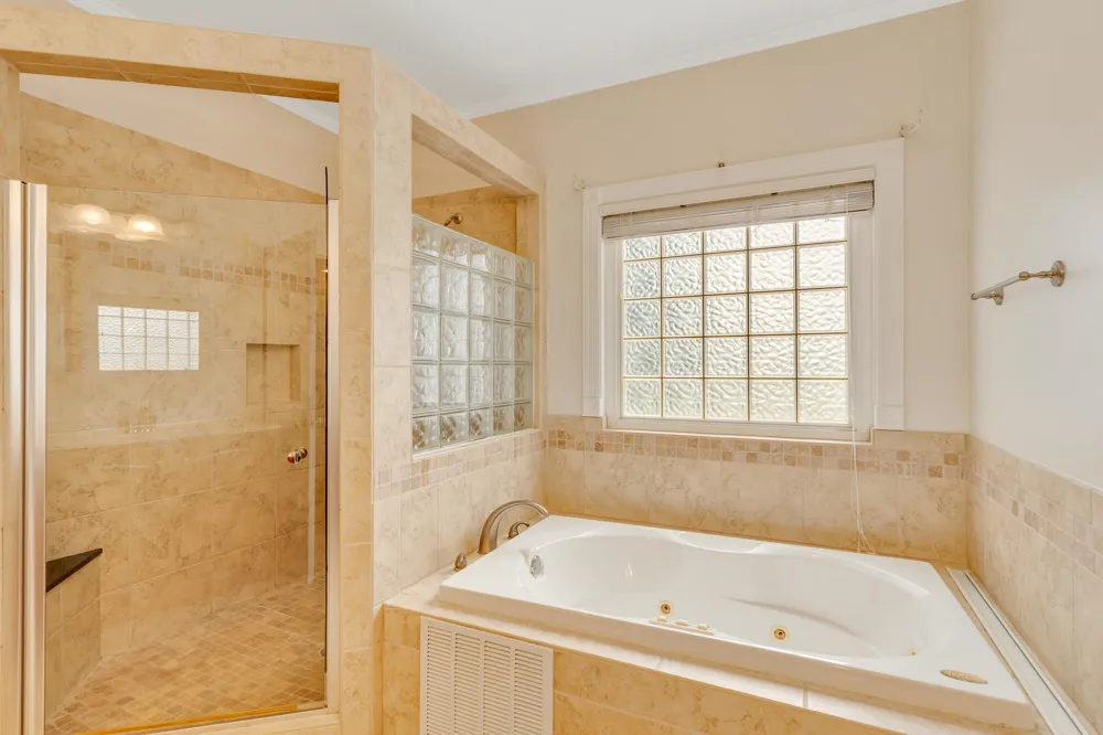 9237 Leaf Brook Lane Apison, TN 37302