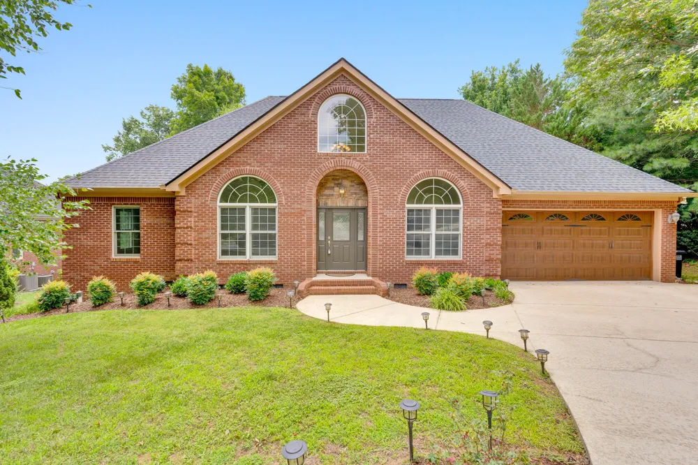 9237 Leaf Brook Lane Apison, TN 37302
