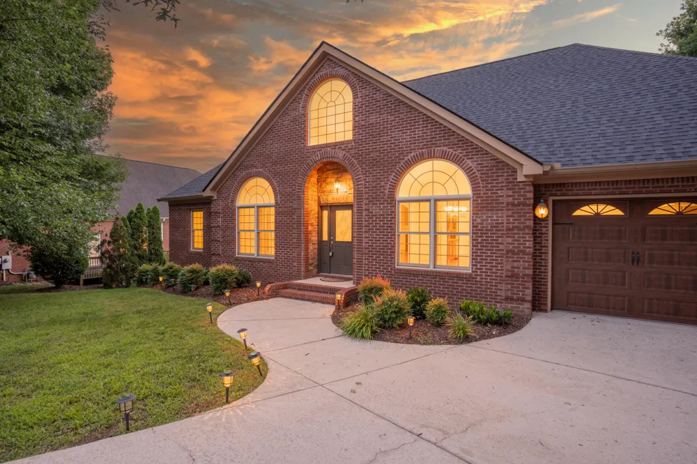 9237 Leaf Brook Lane Apison, TN 37302