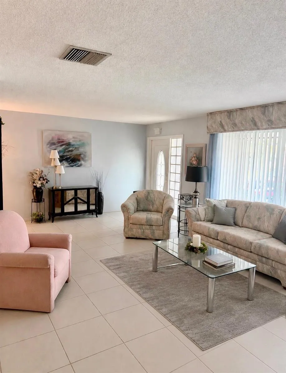 4927 NW 47th Terrace Tamarac, FL 33319