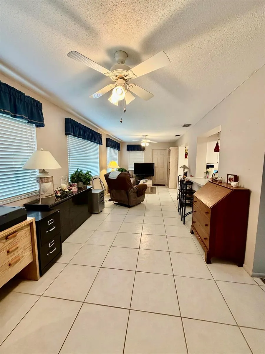 4927 NW 47th Terrace Tamarac, FL 33319
