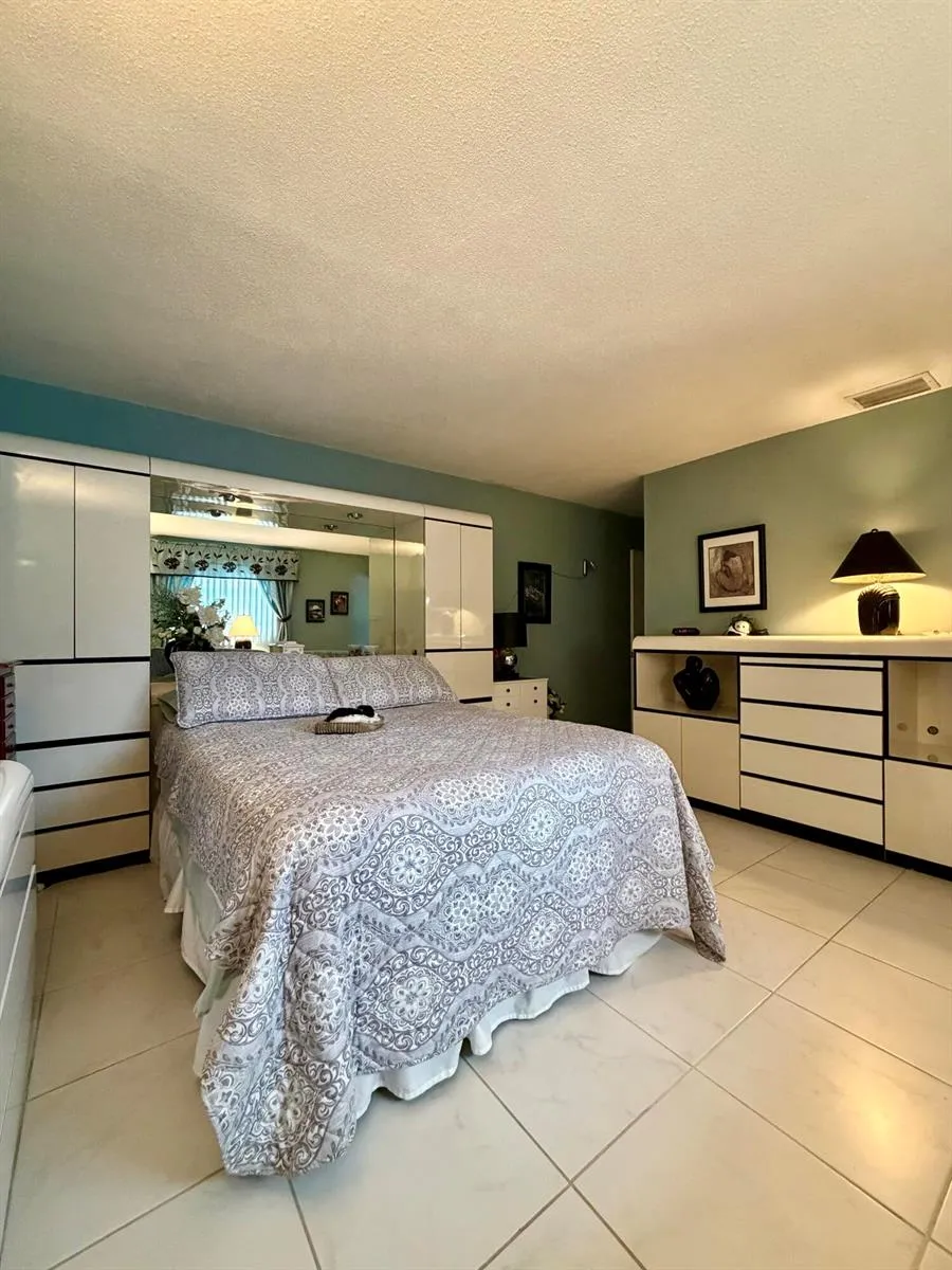 4927 NW 47th Terrace Tamarac, FL 33319
