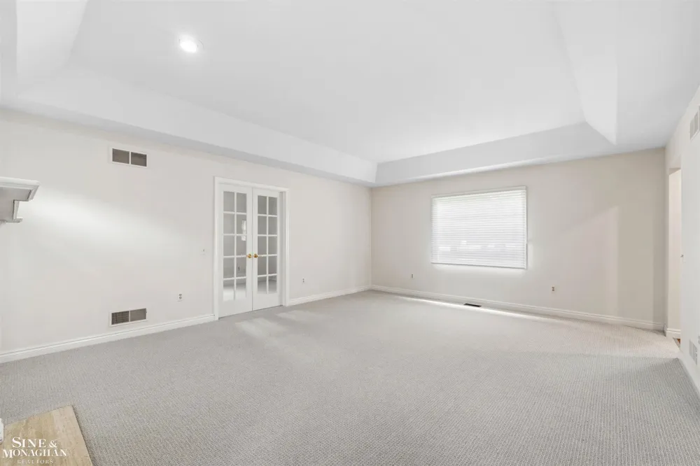 20675 Morningside Drive Grosse Pointe Woods City, MI 48236