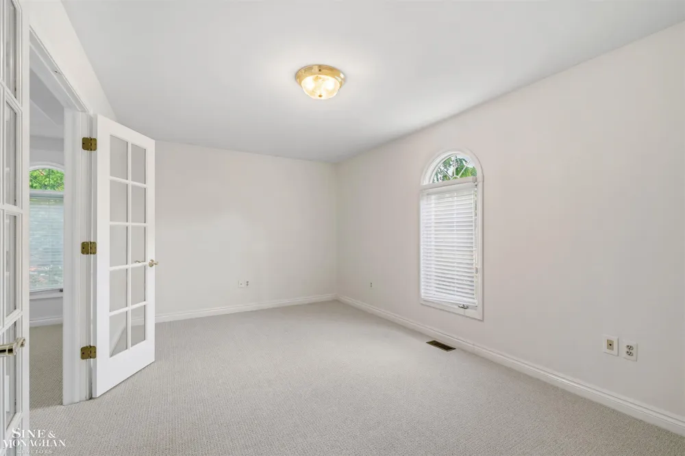 20675 Morningside Drive Grosse Pointe Woods City, MI 48236