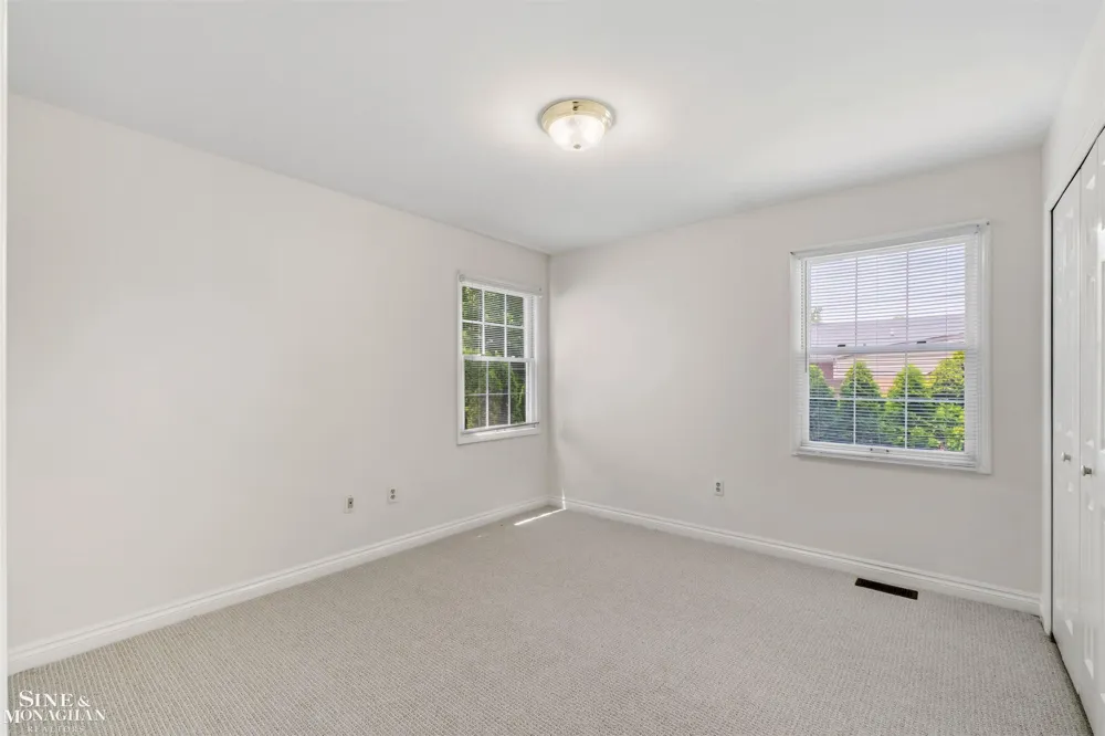 20675 Morningside Drive Grosse Pointe Woods City, MI 48236