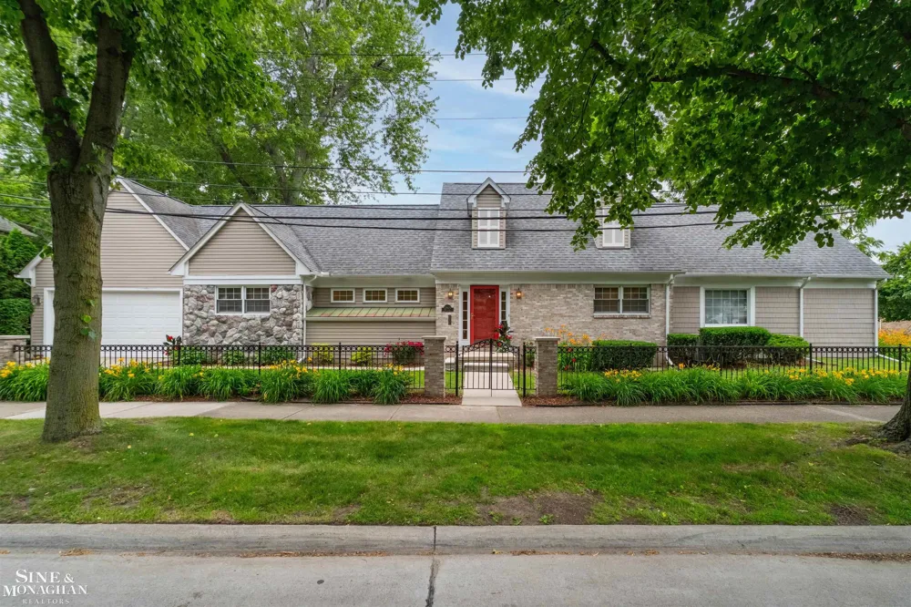 20675 Morningside Drive Grosse Pointe Woods City, MI 48236